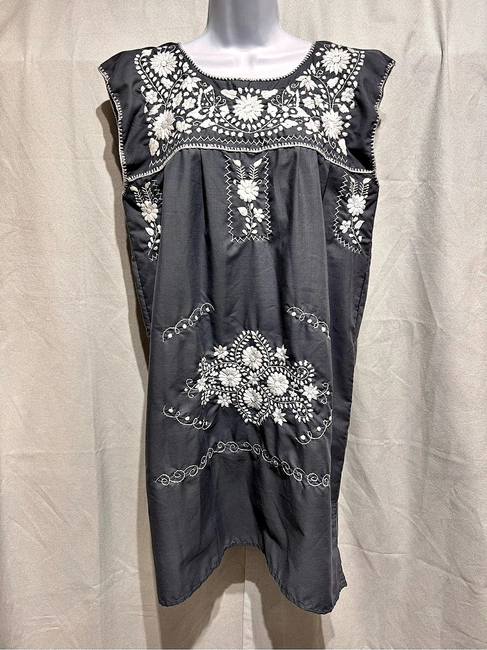 Mexican Embroidered Dress Womens Gray Floral Boho Folk Art Cotton HandMade Shift